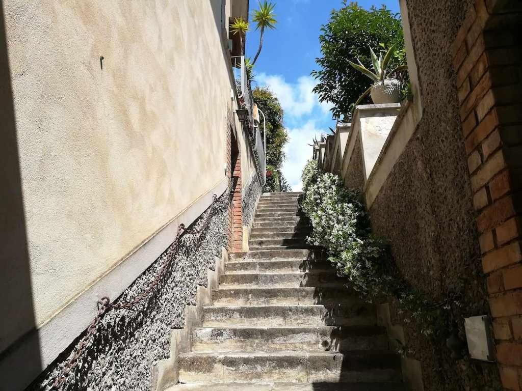 Casa Dinky Attico Con Terrazza Vista Mare Apartment Formia Exterior photo